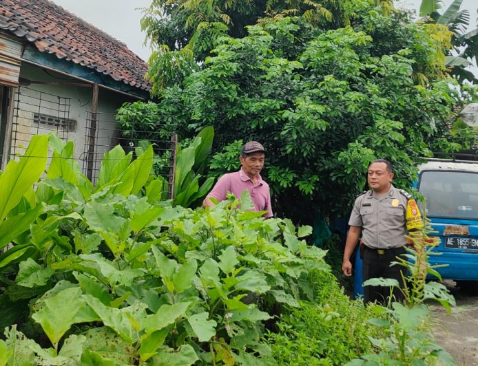 Bhabinkamtibmas Desa Plumpungrejo Ajak Warga Optimalkan Pekarangan Pangan Bergizi Dukung Ketahanan Pangan