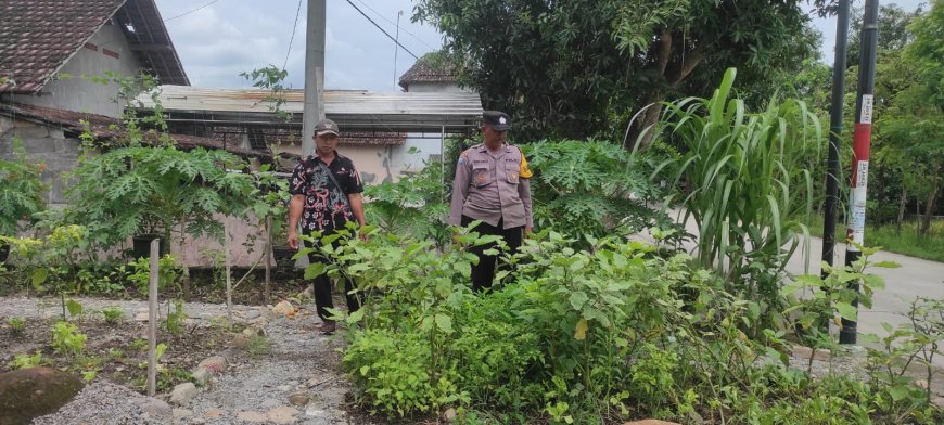 Bhabinkamtibmas Desa Dawuhan Ajak Warga Manfaatkan Pekarangan Produktif Dukung Ketahanan Pangan